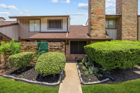 7912 Ellinger Ln, Houston, TX 77040