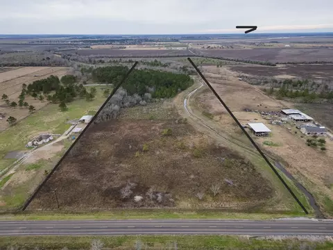 5806 Fm 686, Dayton, TX 77535