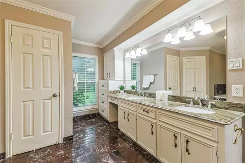 Bath - 16003 Algrave Ln, Spring, TX 77379 photo 1 of 5