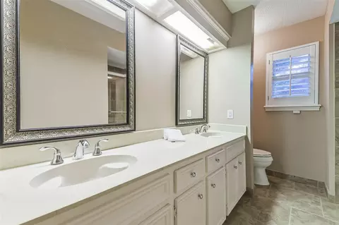Bath - 16003 Algrave Ln, Spring, TX 77379 photo 5 of 5