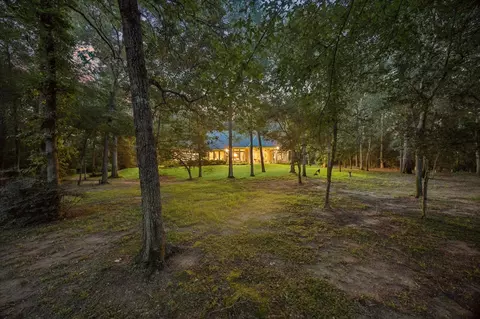 Exterior - 37519 Edgewater Dr, Pinehurst, TX 77362 photo 1 of 11