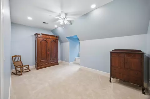 Bedroom - 37519 Edgewater Dr, Pinehurst, TX 77362 photo 2 of 6