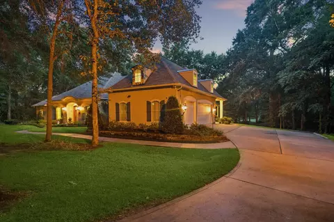 Exterior - 37519 Edgewater Dr, Pinehurst, TX 77362 photo 7 of 11