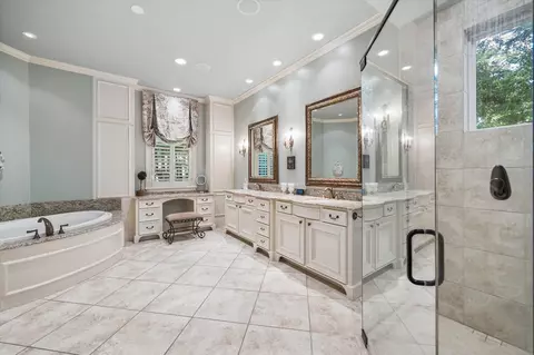 Bath - 37519 Edgewater Dr, Pinehurst, TX 77362 photo 5 of 5