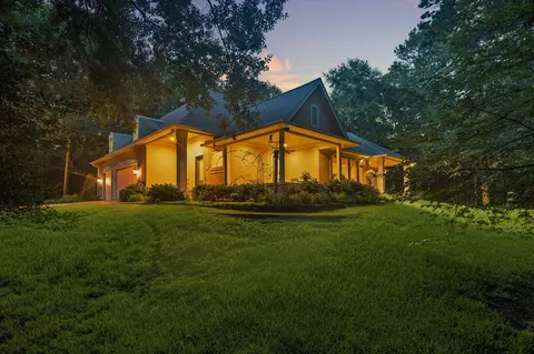 Exterior - 37519 Edgewater Dr, Pinehurst, TX 77362 photo 4 of 11