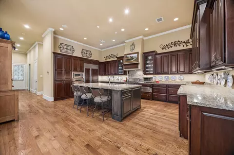 Kitchen - 37519 Edgewater Dr, Pinehurst, TX 77362 photo 1 of 4