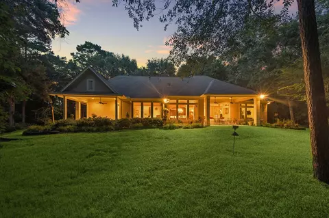 Exterior - 37519 Edgewater Dr, Pinehurst, TX 77362 photo 3 of 11