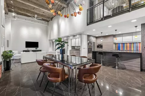 915 Franklin St #9N, Houston, TX 77002
