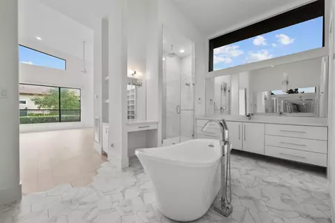 Bath - 3932 Windsor Mist Ln, Spring, TX 77386 photo 1 of 7