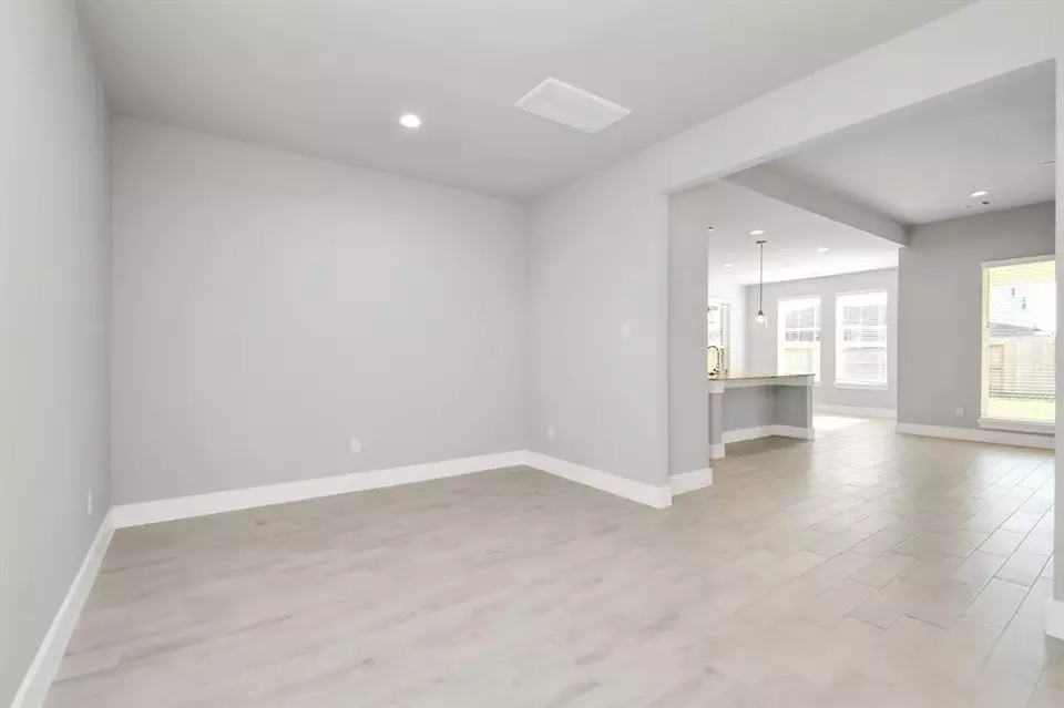 Living - 19718 Florence Glen Ln, Hockley, TX 77447 photo 3 of 7