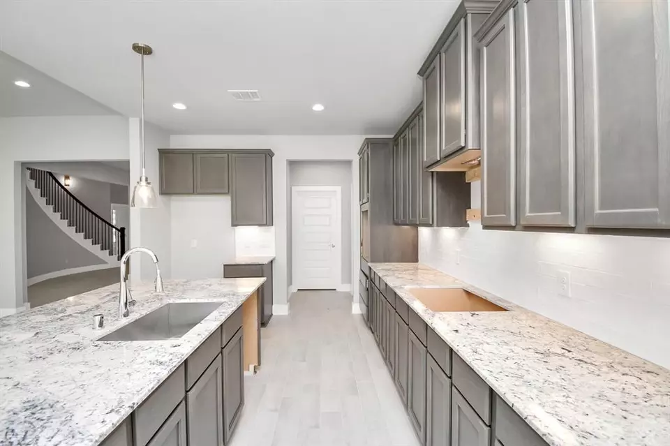 Kitchen - 19718 Florence Glen Ln, Hockley, TX 77447 photo 2 of 2