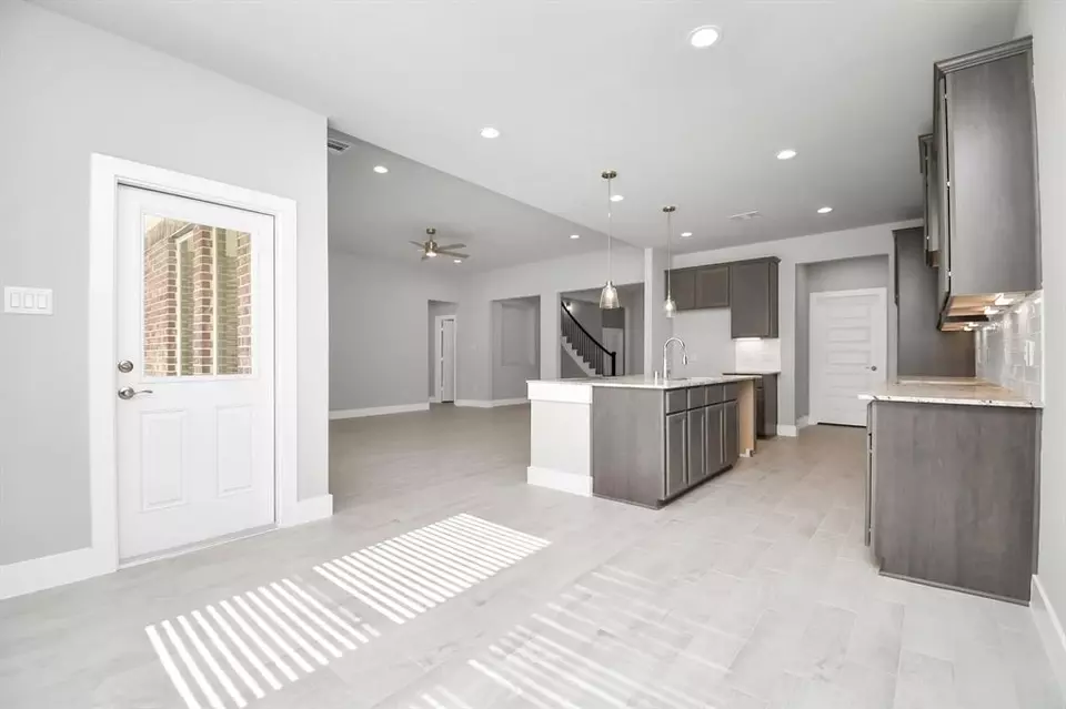 Entry Way - 19718 Florence Glen Ln, Hockley, TX 77447 photo 3 of 3