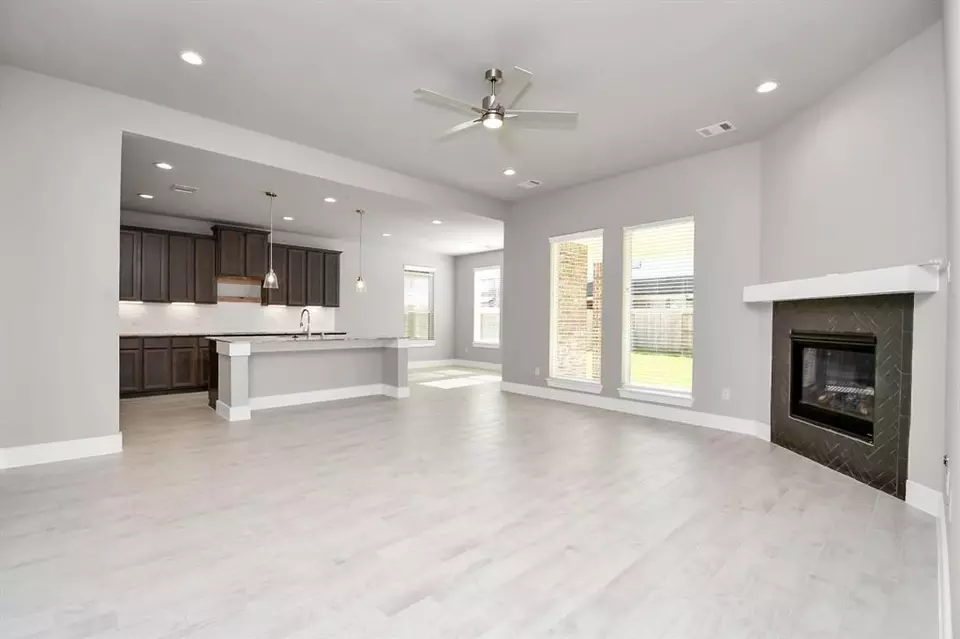 Living - 19718 Florence Glen Ln, Hockley, TX 77447 photo 4 of 7