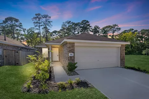 586 Falling Cave Dr, Willis, TX 77378 photo 1