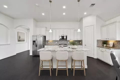 11030 Sarah Bluff Ln, Cypress, TX 77433