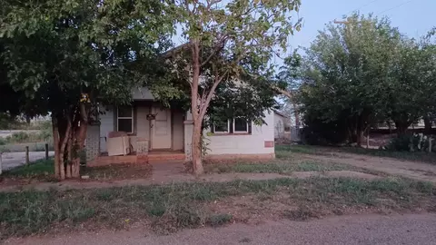 1419 8th St, Paducah, TX 79248