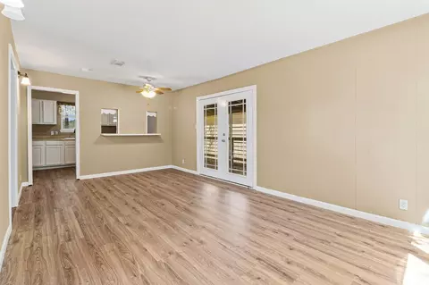 Living - 81 Westlake Rd, Trinity, TX 75862 photo 3 of 4