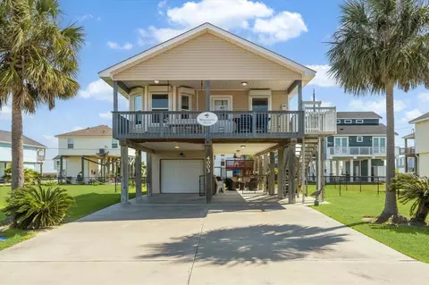 4003 Reeves Dr, Galveston, TX 77554