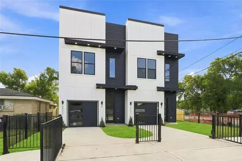 7907 Earhart St #A/B, Houston, TX 77028