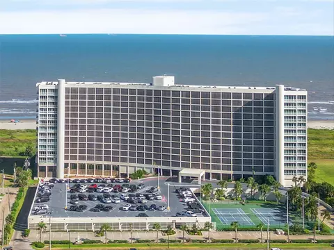 1401 E Beach Dr #1206, Galveston, TX 77550