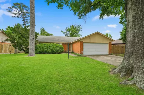 623 Bienville Ln, Houston, TX 77015