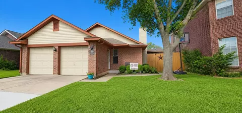11655 Gullwood Dr, Houston, TX 77089