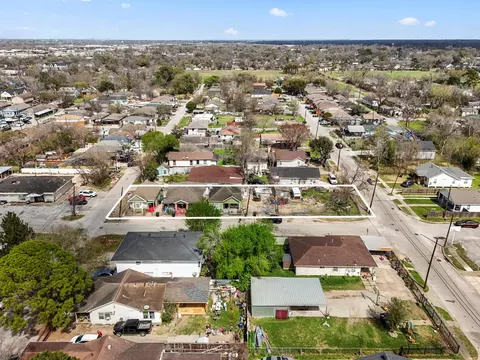 3501 Sarah St, Houston, TX 77026