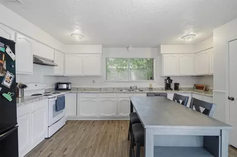 16131 Highlander Dr, Houston, TX 77082