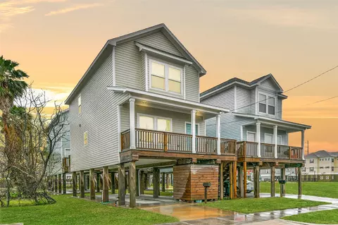 2809 Winnie St, Galveston, TX 77550