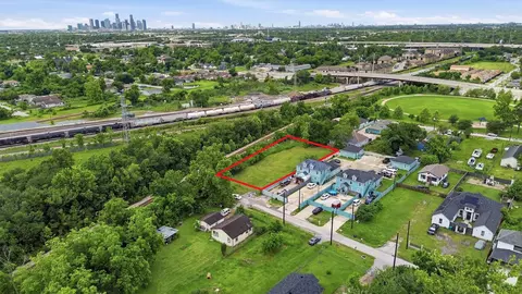 00 Glass St, Houston, TX 77016