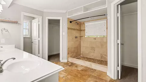 Bath - 8223 Magnolia Glen Dr, Humble, TX 77346 photo 6 of 6