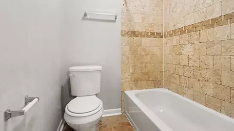 Bath - 8223 Magnolia Glen Dr, Humble, TX 77346 photo 4 of 6