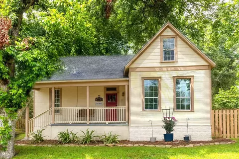 116 S Avenue D, Shiner, TX 77984