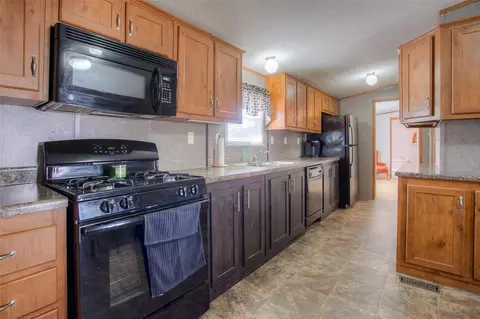 Kitchen - 179 Mercury Dr, Trinity, TX 75862 photo 1 of 2