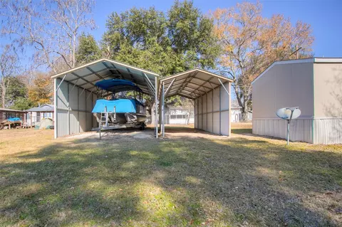 Exterior - 179 Mercury Dr, Trinity, TX 75862 photo 4 of 7