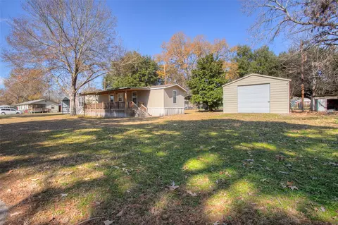 Exterior - 179 Mercury Dr, Trinity, TX 75862 photo 3 of 7
