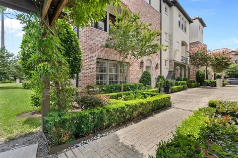 1156 Mosaico Ln, Houston, TX 77055
