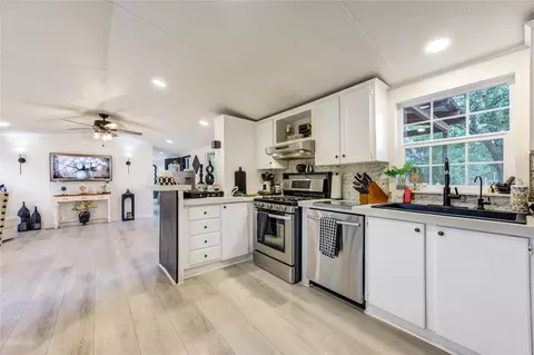 Kitchen - 15401 Stoltje Dr, Conroe, TX 77306 photo 1 of 6