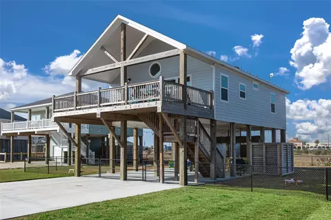 2285 E Lobster St, Crystal Beach, TX 77650