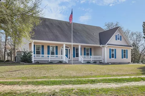 5535 Mach Rd, La Grange, TX 78945