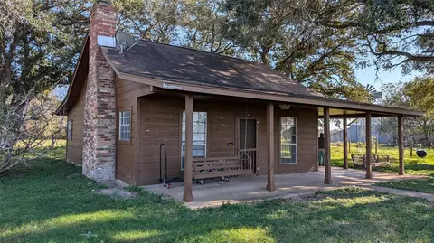 811 County Road 230, Wharton, TX 77488