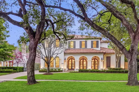 2330 Maroneal St, Houston, TX 77030