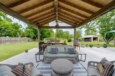 2465 Ryan Dr, Alvin, TX 77511