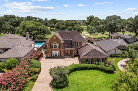 1746 Country Club Blvd, Sugar Land, TX 77478