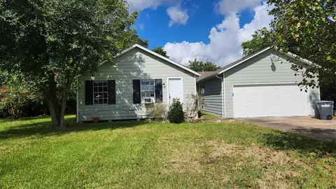 7102 Stewart St, Hitchcock, TX 77563