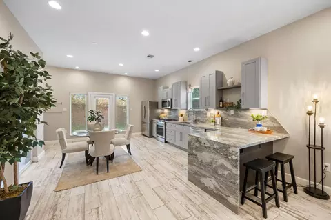 317 E 35th St #A, Houston, TX 77018