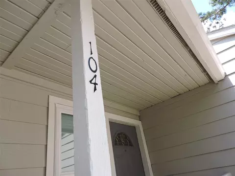 17401 Red Oak Dr #104, Houston, TX 77090