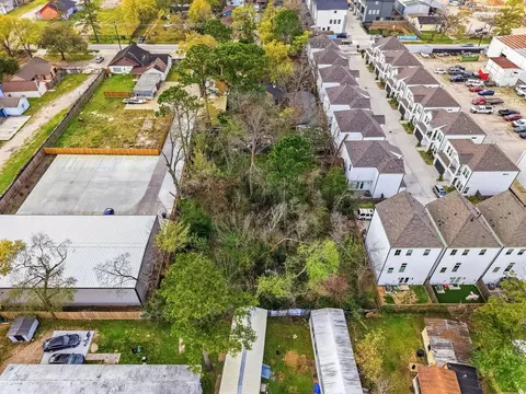 516 Martin St, Houston, TX 77018