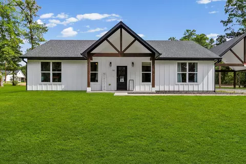 141 Summer Pl, Livingston, TX 77351