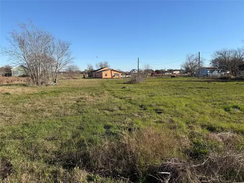 1508 Perryman Ave, Palacios, TX 77465